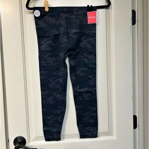 Spanx Black Camo Cropped leggings. *Brand new* with tags - size Large